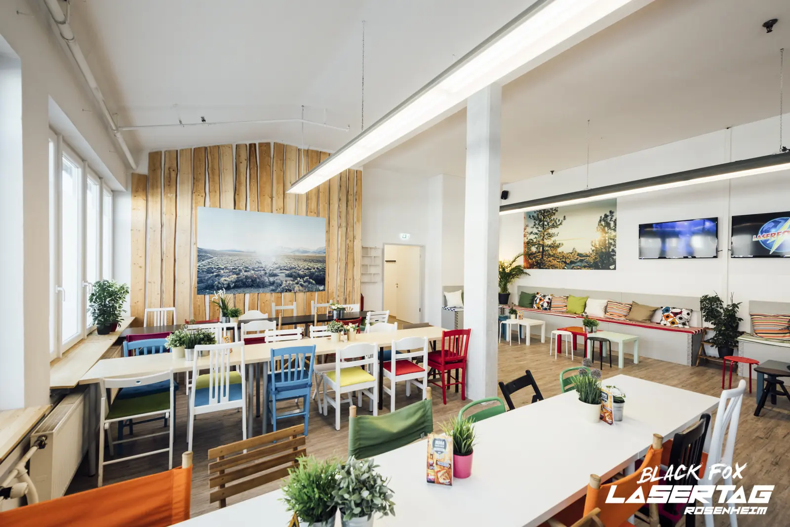 Loungebereich der Black Fox World Rosenheim